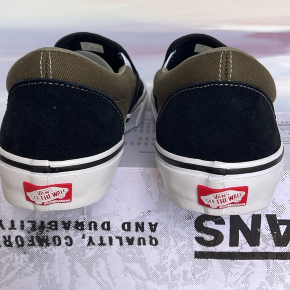 Vans WMNS Skate Slip-On
Black Olive
VN0A5FCAB1V
Sneakers - Picture 14 of 16